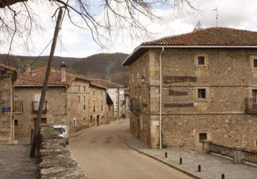 Un pueblo de la sierra burgalesa alquila casa por 212 euros mensuales