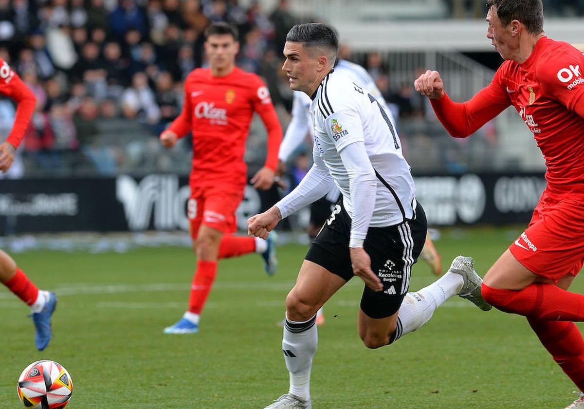 Espiau, disputando un balón en el partido de Copa frente al Mallorca.