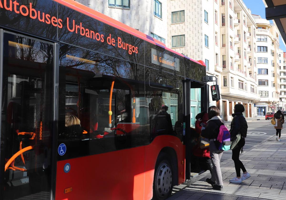 Autobús de la línea 1 entre el centro y Gamonal.