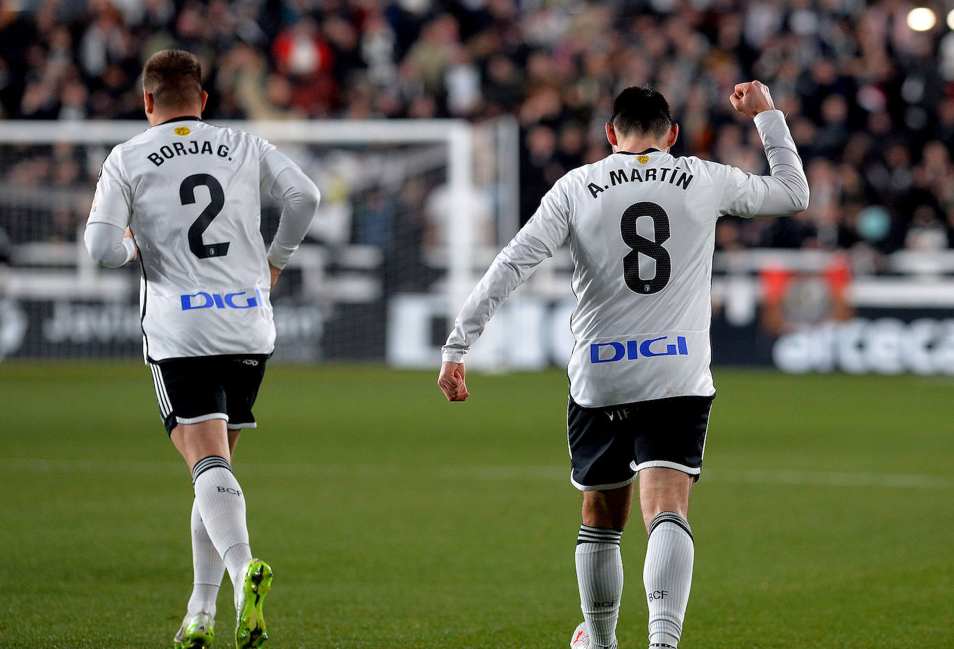 La victoria del Burgos CF en el derbi castellano, en imágenes