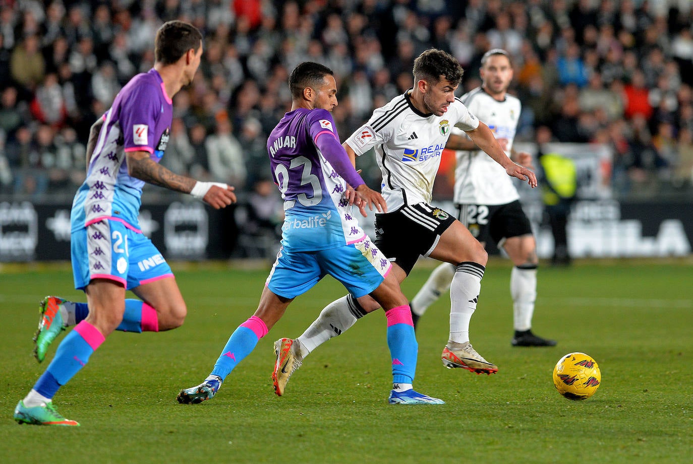 La victoria del Burgos CF en el derbi castellano, en imágenes