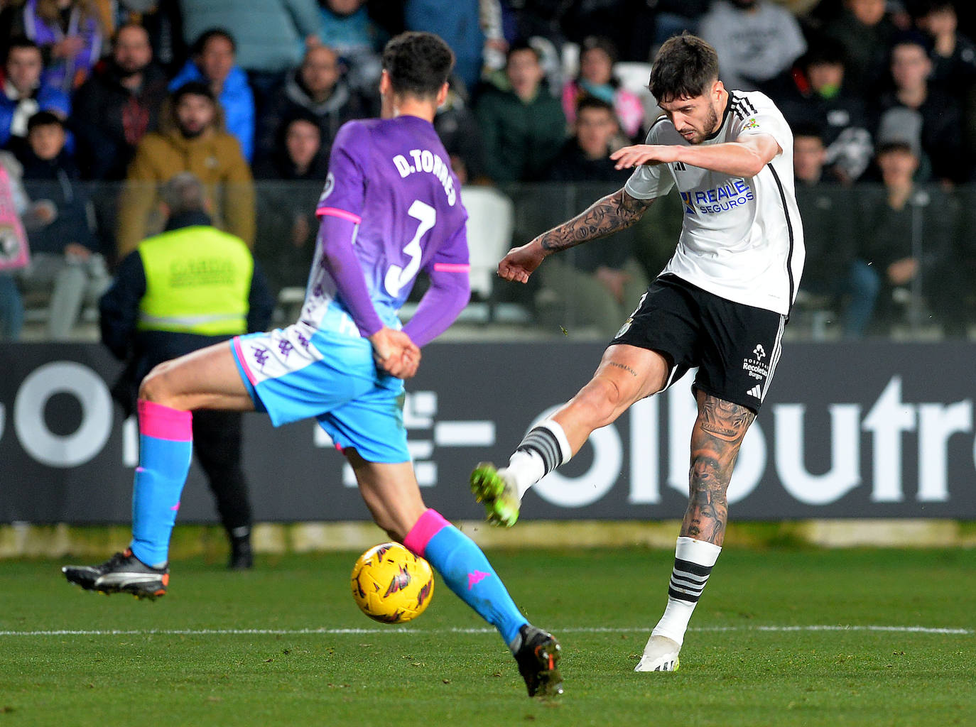 La victoria del Burgos CF en el derbi castellano, en imágenes