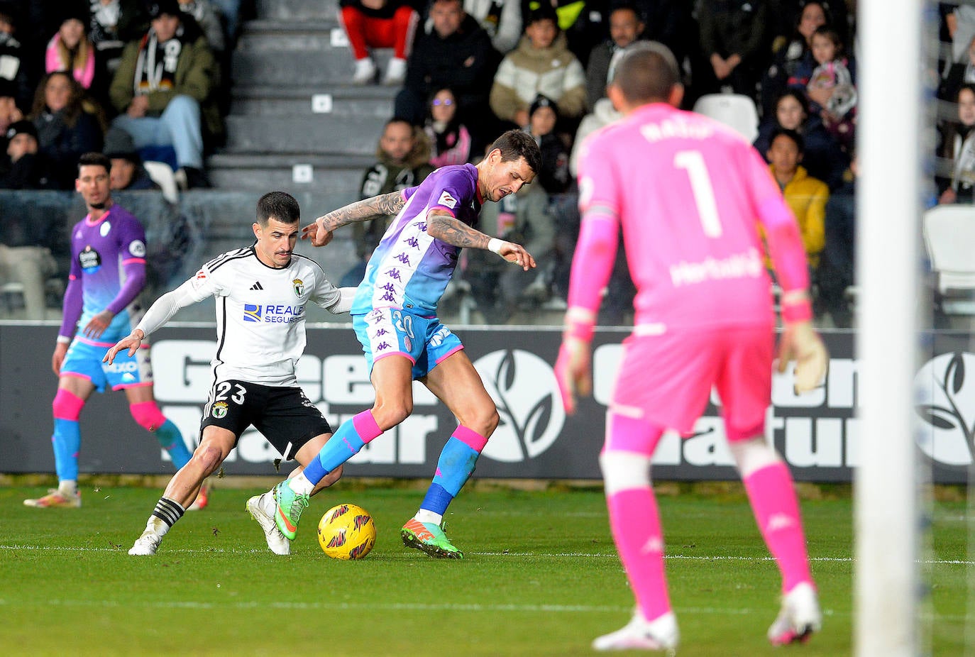 La victoria del Burgos CF en el derbi castellano, en imágenes