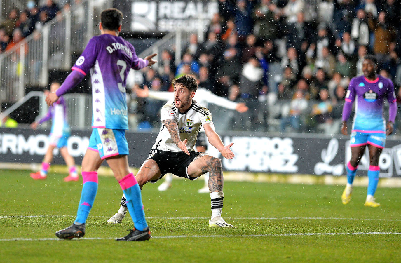 La victoria del Burgos CF en el derbi castellano, en imágenes