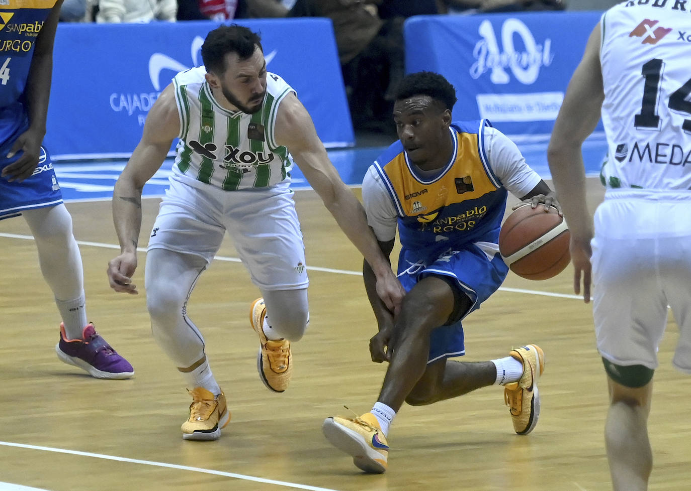 Derrota del San Pablo ante el Real Betis Baloncesto