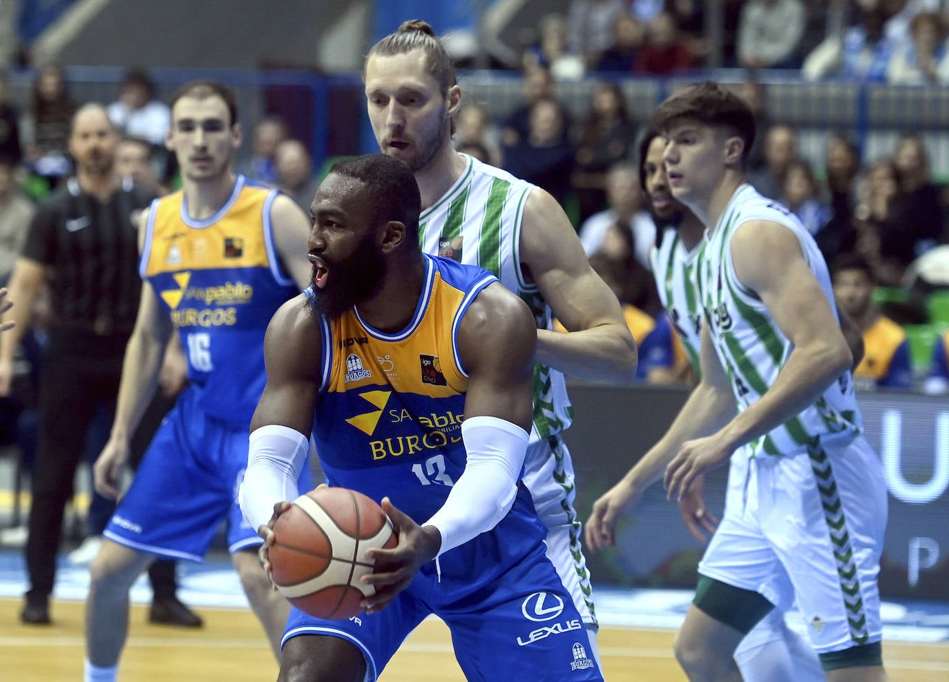 Derrota del San Pablo ante el Real Betis Baloncesto