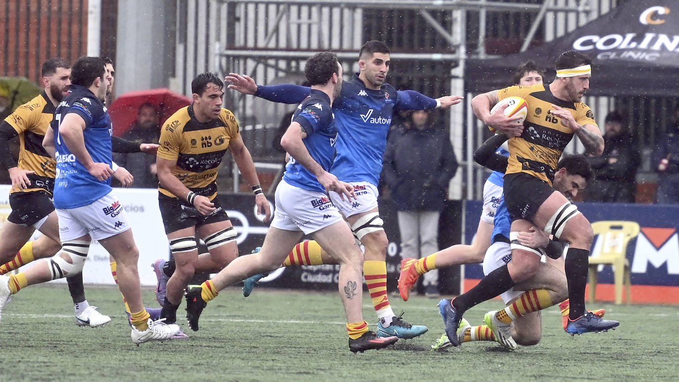 La victoria de Aparejadores Rugby Club ante la Santboiana, en imágenes