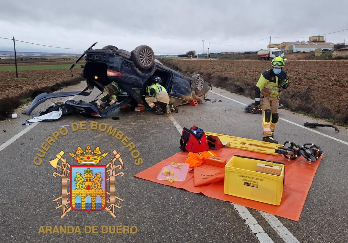 Los Bomberos de Aranda de Duero han excarcelado a un varón accidentado.