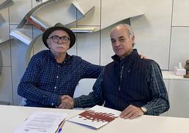 Eudald Carbonell (Fundación Atapuerca) y Rafael Pizarro (AVECAL), tras la firma del convenio.