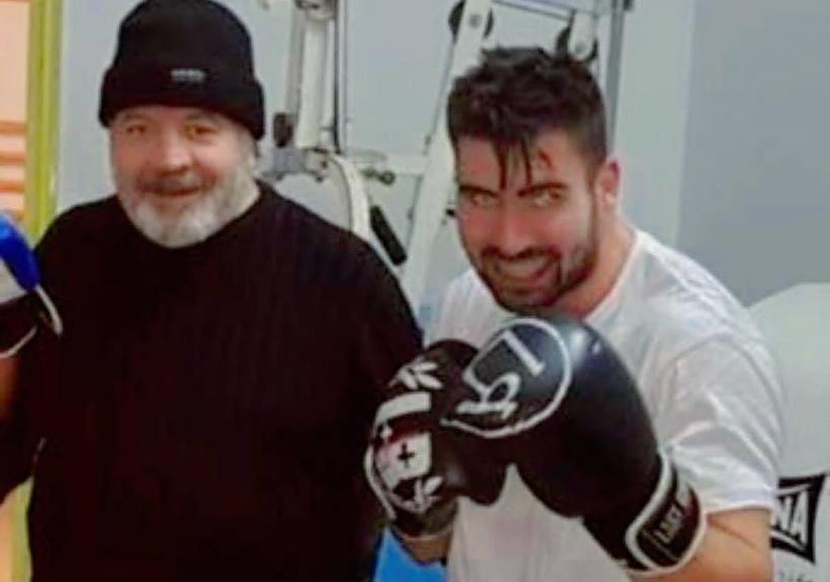 El que fuera presidente del club, José Antonio Sánchez y a la derecha de la imagen el boxeador del Club Aranda Box fallecido este jueves.