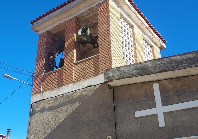 Las campanas de los pueblos han volteado para dar un 'toque' a los políticos.
