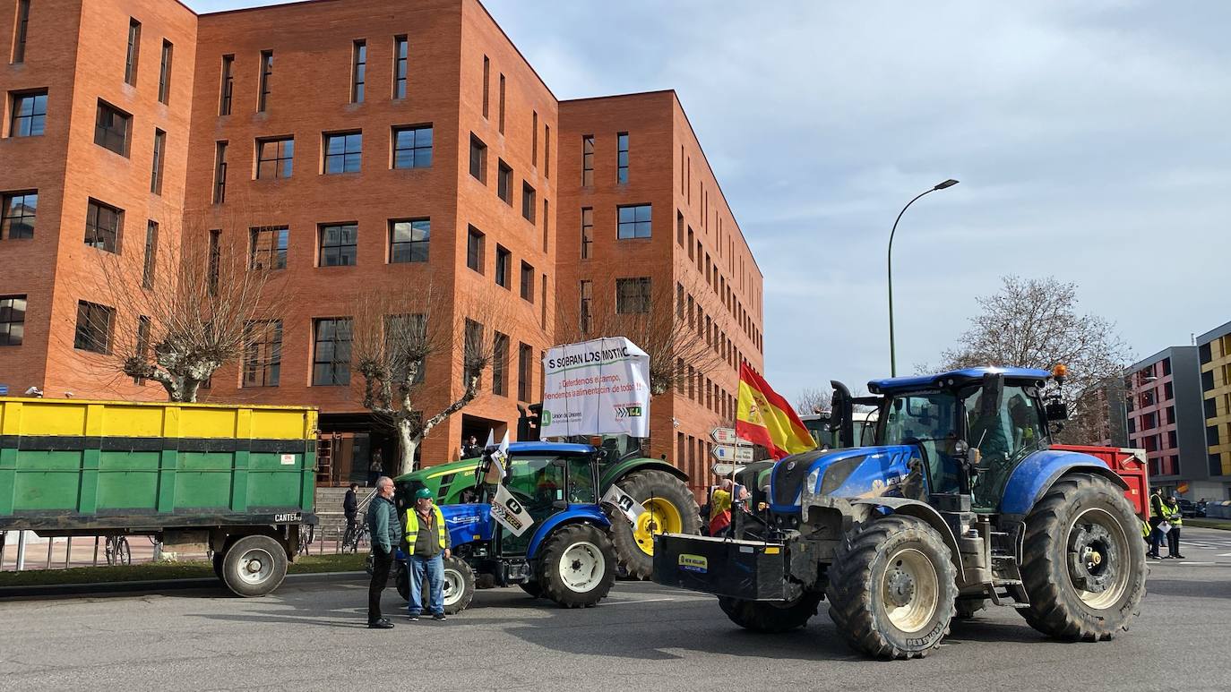 La tractorada en Burgos capital, en imágenes