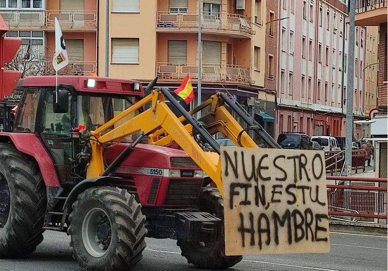 Los tractores recorrieron la Ronda del Ferrocarril