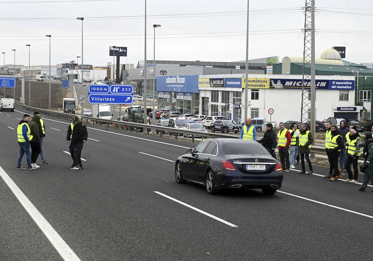 El segundo día de protestas con tractores en Burgos, en imágenes