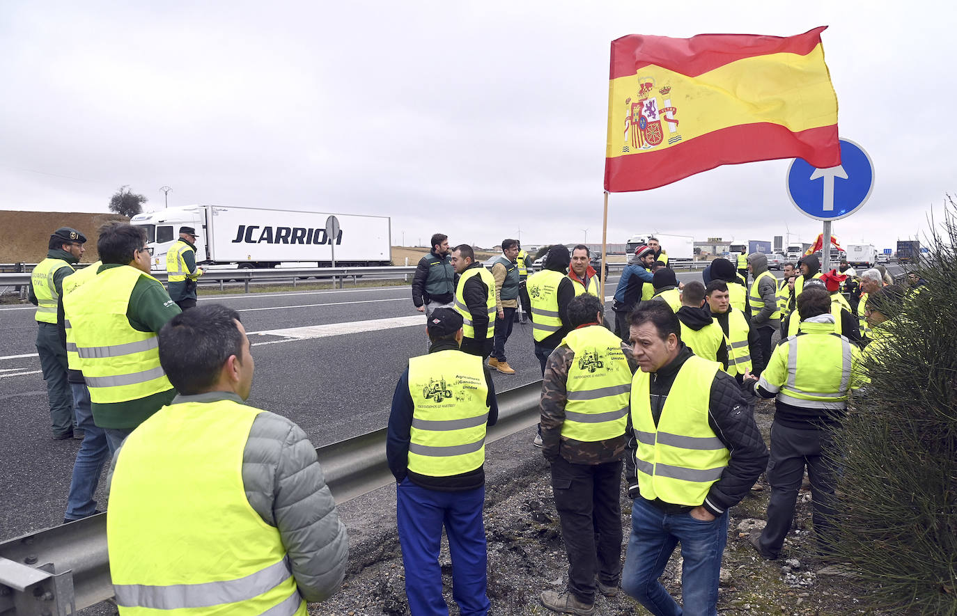 El segundo día de protestas con tractores en Burgos, en imágenes