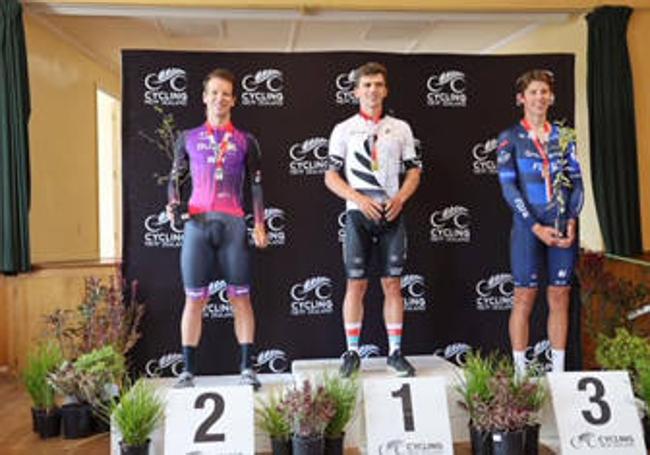 Aaron Gate, en el podio del Campeonato de Nueva Zelanda.