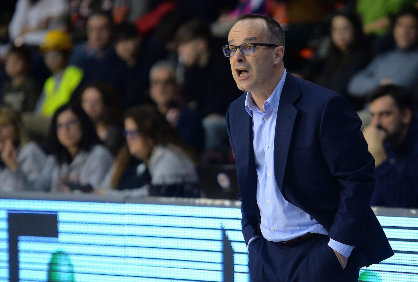 Golpe en la mesa del Tizona Burgos frente al Guuk Gipuzkoa Basket