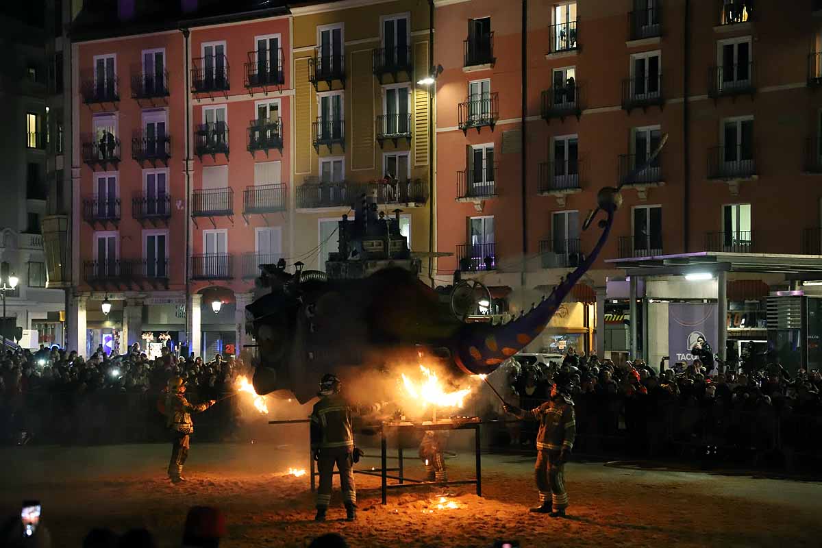 El entierro de la sardina en el Carnaval de Burgos, en imágenes