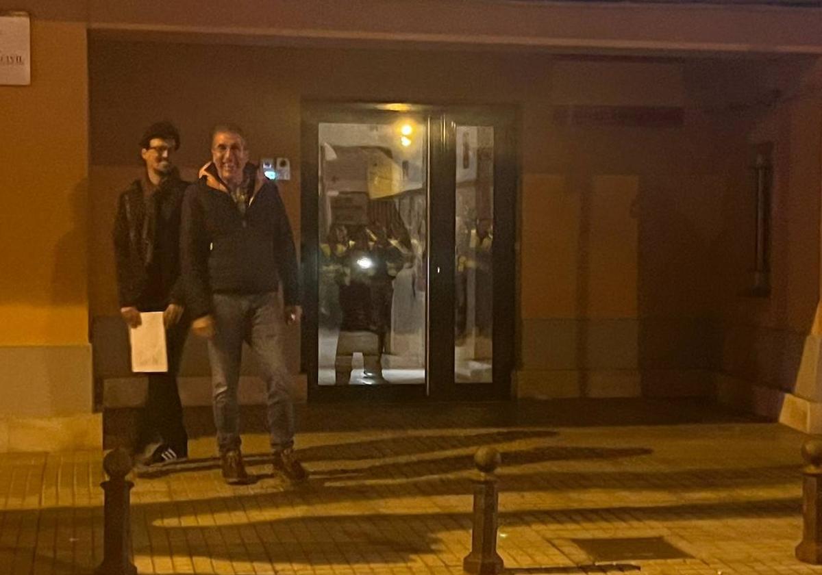 El detenido en Aranda a la salida del cuartel de la Guardia Civil.