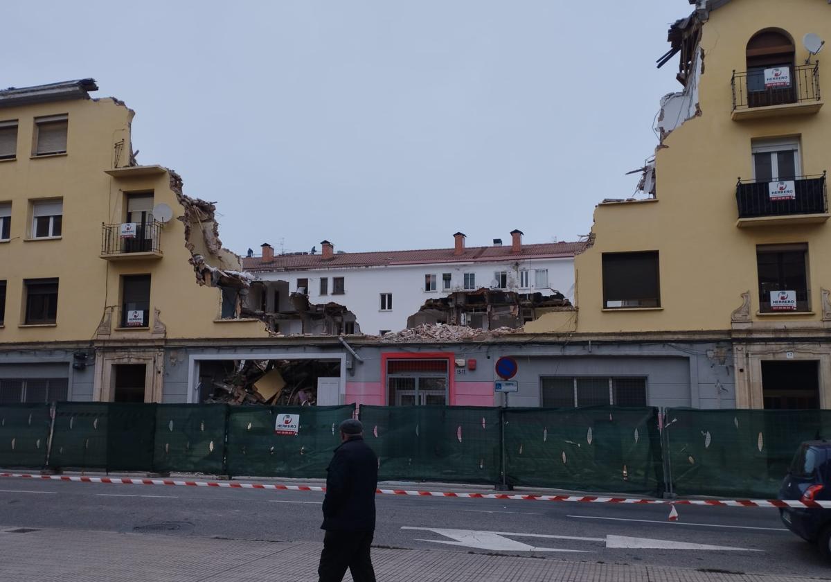 Edificio Zatorre en demolición.