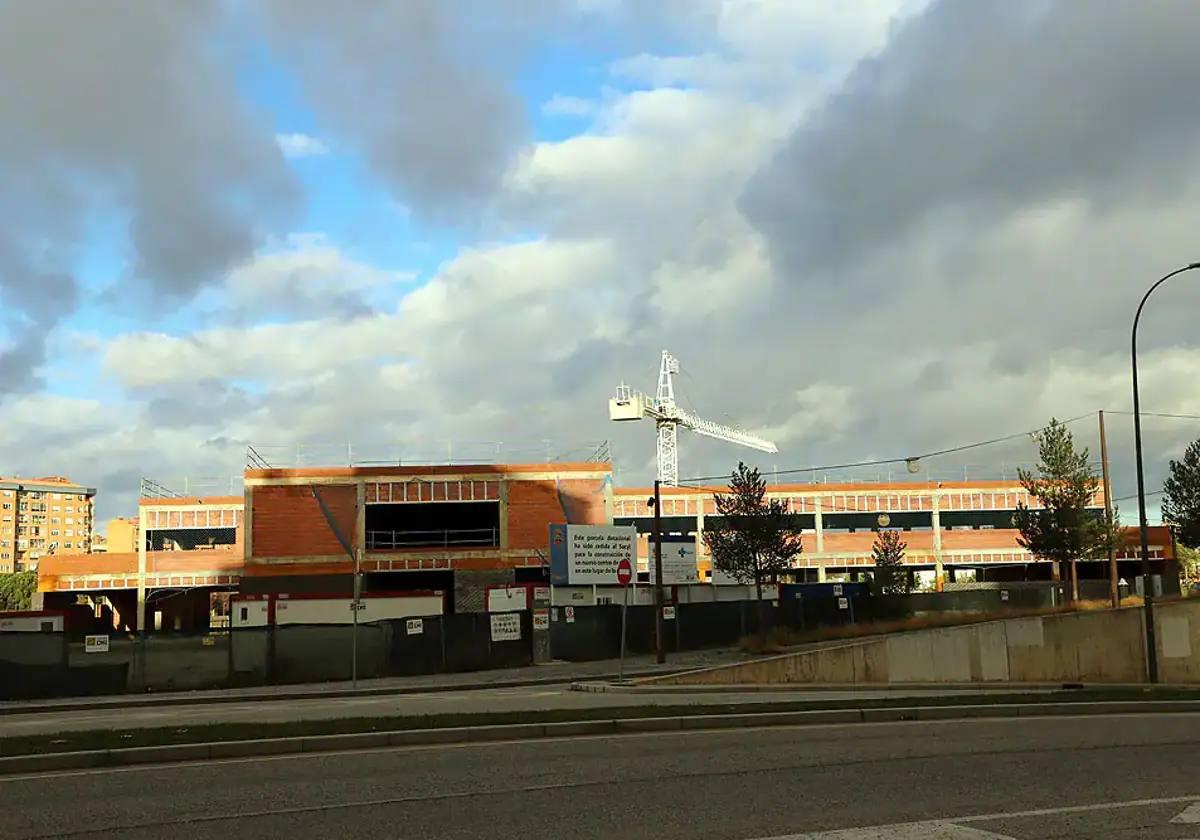 La obra del centro de salud García Lorca ha estado dos años parada.