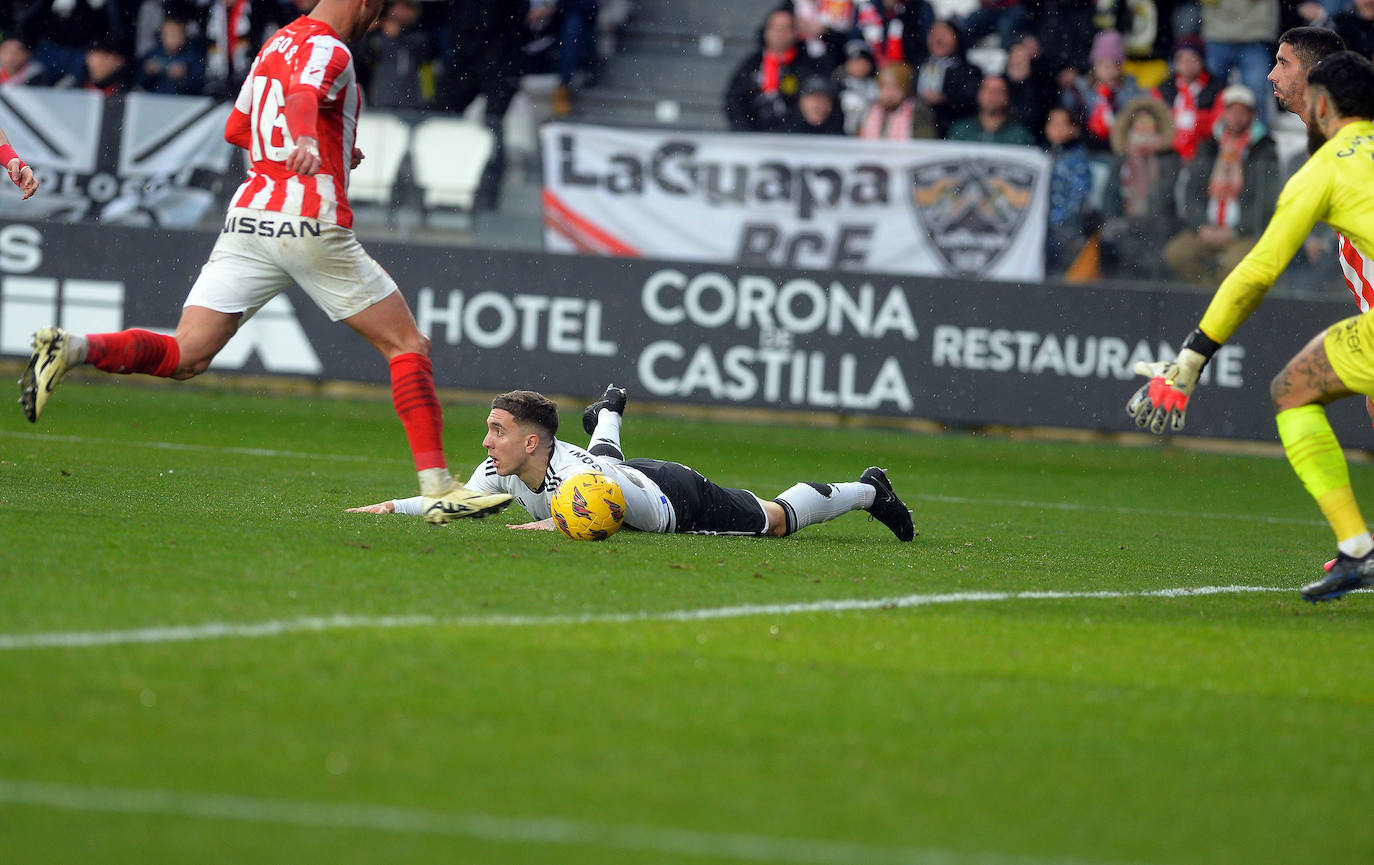 El Burgos CF derrota al Sporting de Gijón en El Plantío