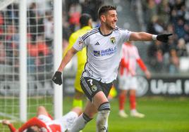 Dani Ojeda celebra el tanto de la victoria burgalesa este domingo ante el Sporting de Gijón