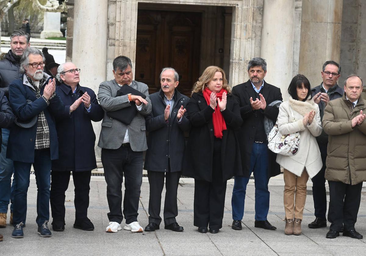 Minuto de silencio en Burgos por Sergio Delgado y las víctimas del incendio en Valencia.