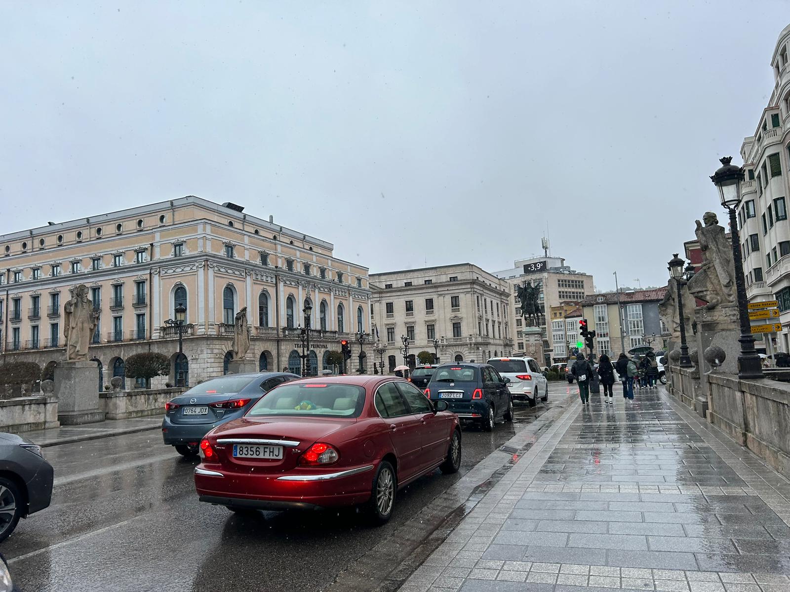 En Burgos capital la cota de nieve baja a los 800 metros.