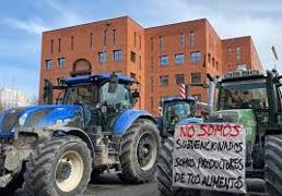 Tractorada por las calles de Burgos para exigir «precios dignos»