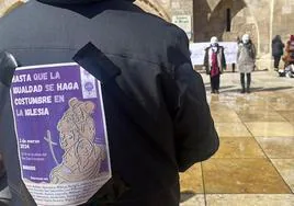 La Revuelta de las mujeres de Iglesia de Burgos se ha manifestado este domingo.