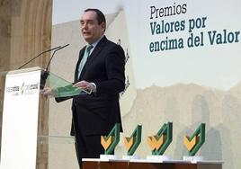 Ramón Sobremonte, director general de Caja Rural de Burgos, durante la pasada edición de los premios.