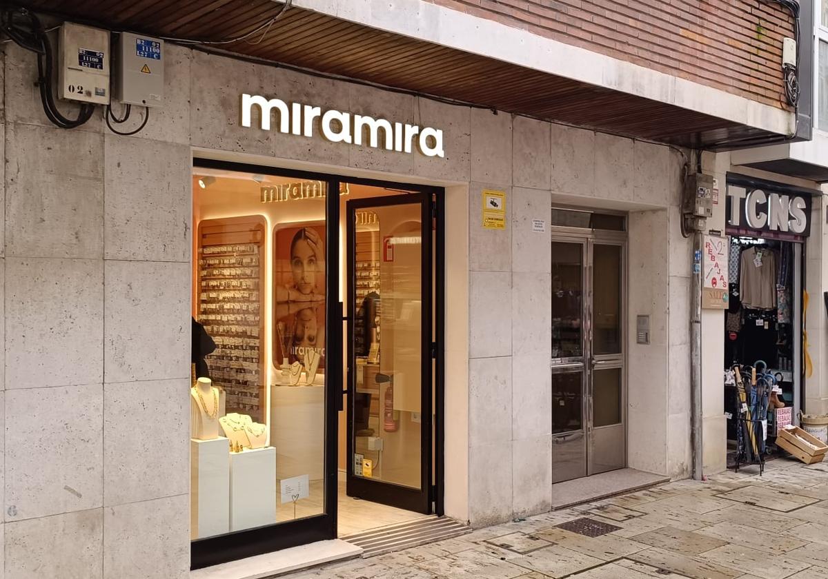 Nuevo comercio en la calle La Moneda en Burgos.