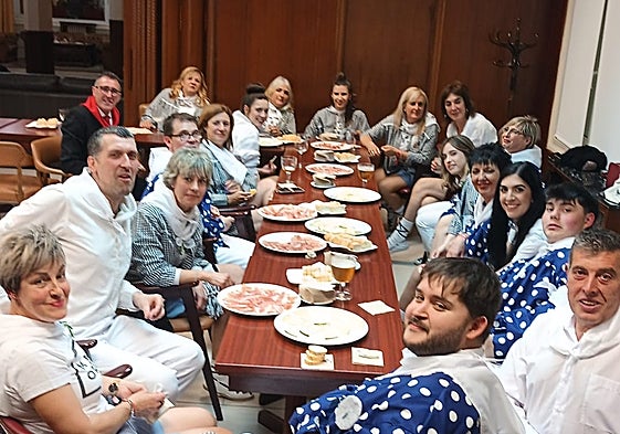 Dos de los ochotes participaron en una ronda por los bares de Miranda en 2023