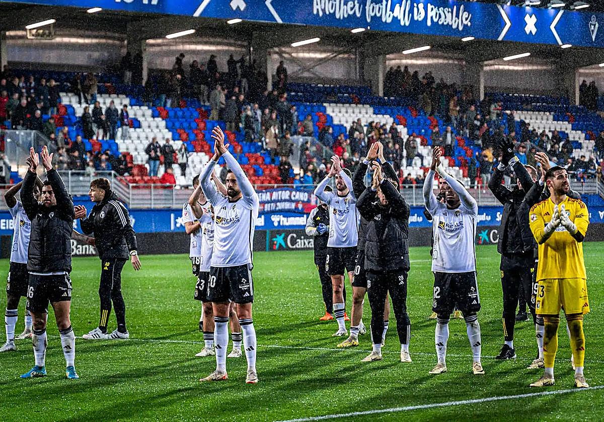 Un momento al final del partido jugado ayer en Ipurua ante el Eibar