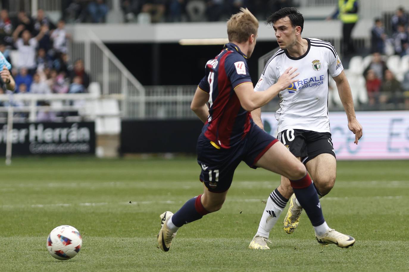 Andrés Fernández evita la cuarta victoria consecutiva del Burgos CF