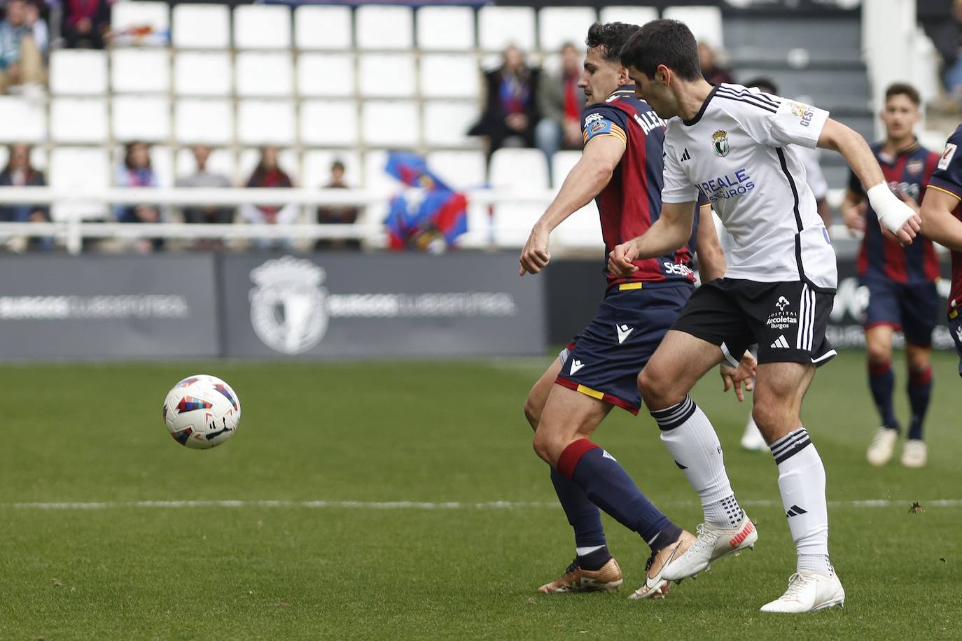 Andrés Fernández evita la cuarta victoria consecutiva del Burgos CF