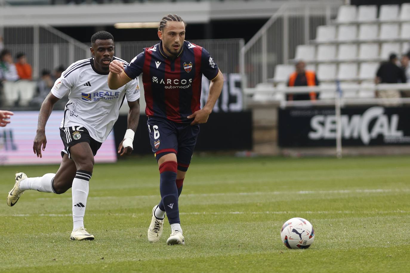 Andrés Fernández evita la cuarta victoria consecutiva del Burgos CF