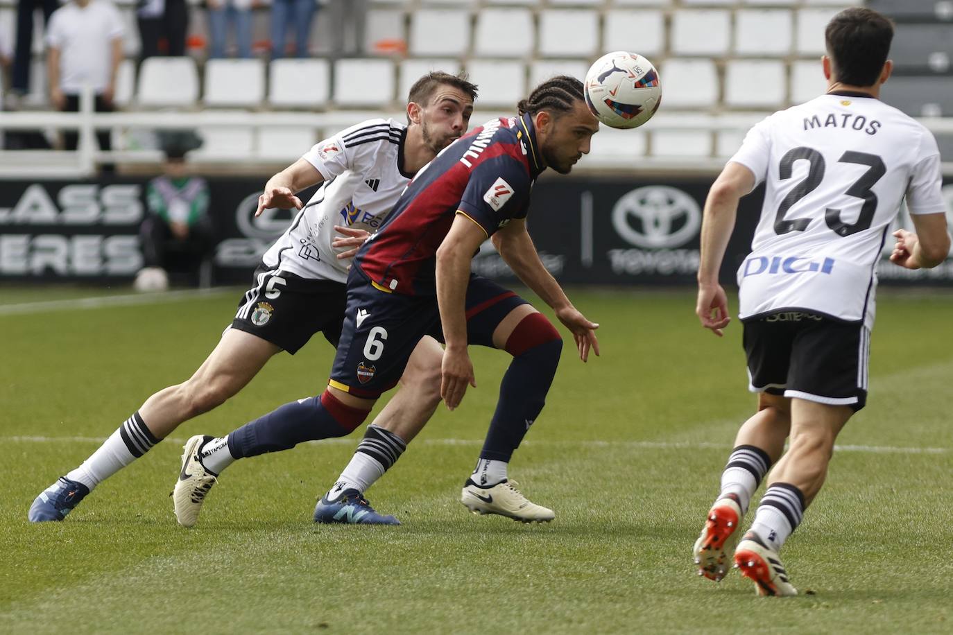 Andrés Fernández evita la cuarta victoria consecutiva del Burgos CF