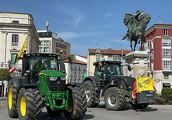 La tractorada por el centro de Burgos, en imágenes