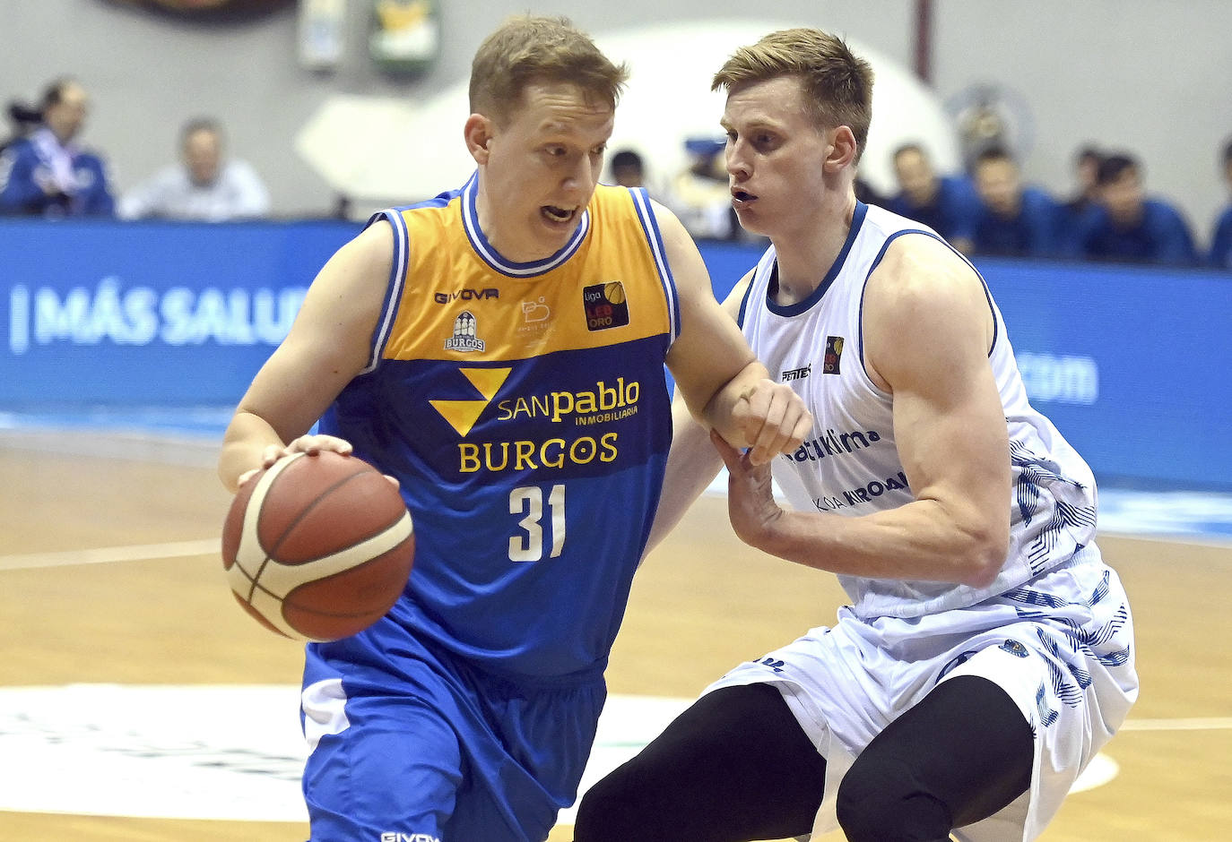 La victoria del San Pablo Burgos frente al Gipuzkoa Basket, en imágenes