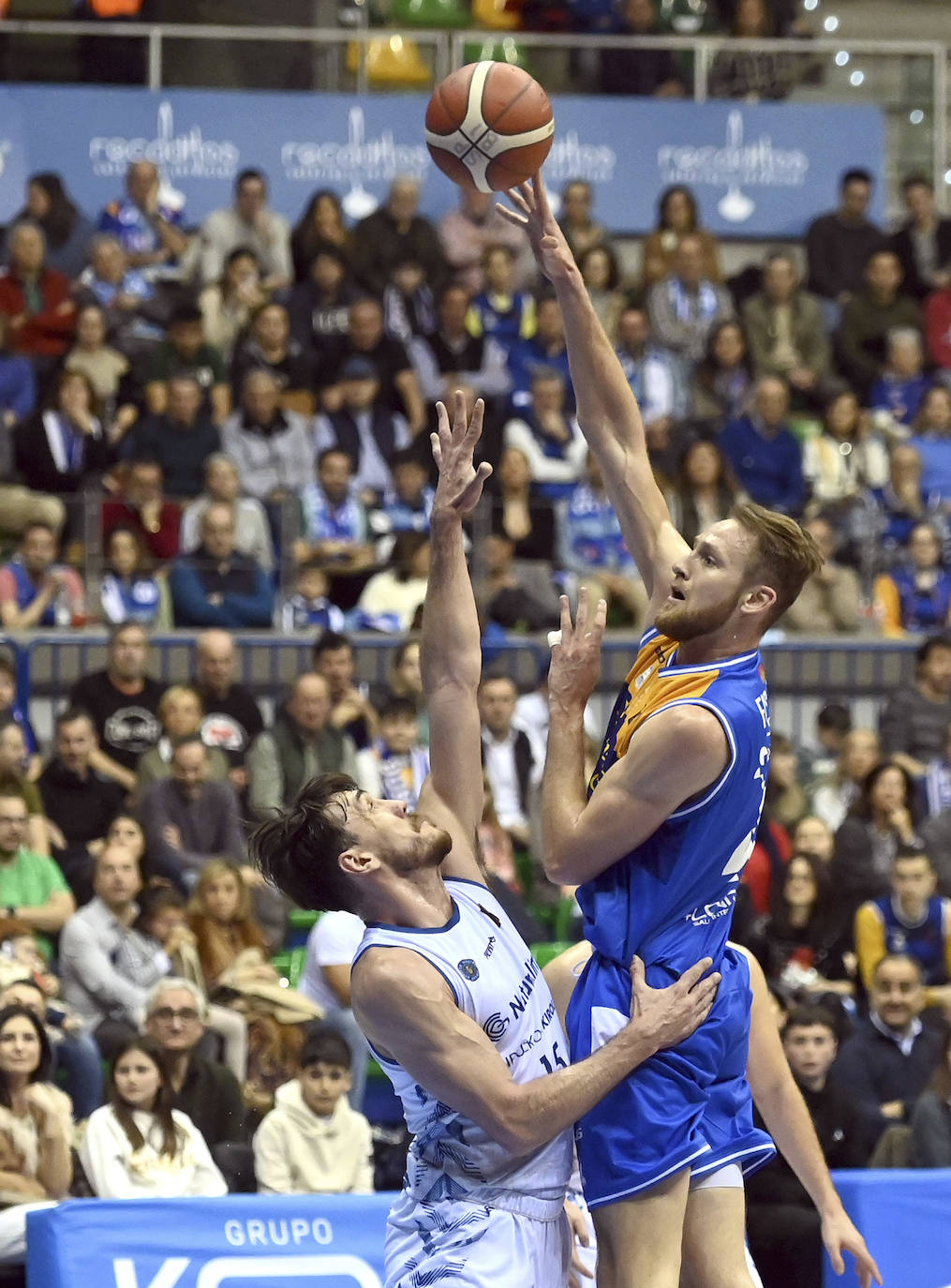 La victoria del San Pablo Burgos frente al Gipuzkoa Basket, en imágenes