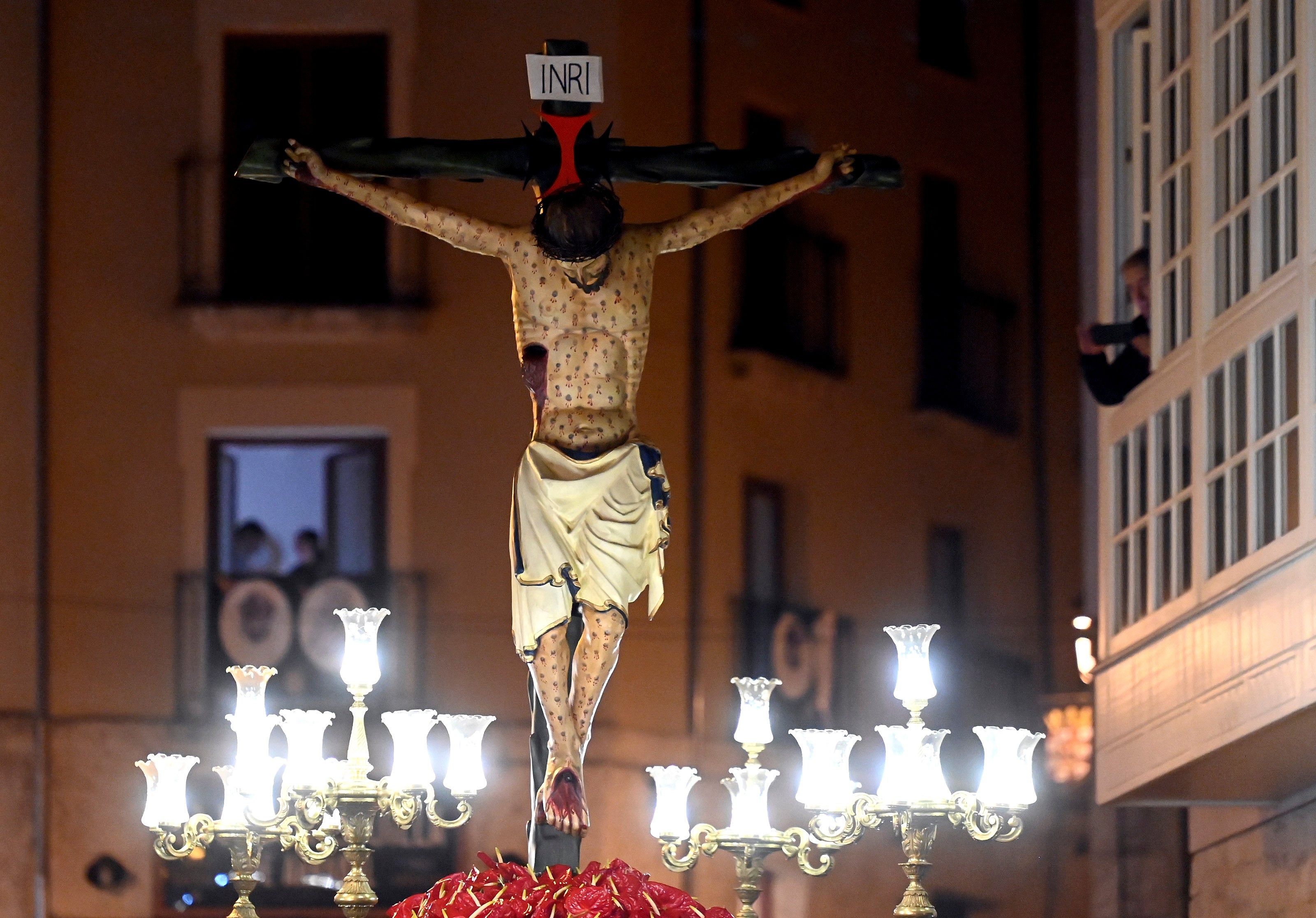 El Santísimo Cristo de Burgos recorre las calles de Burgos