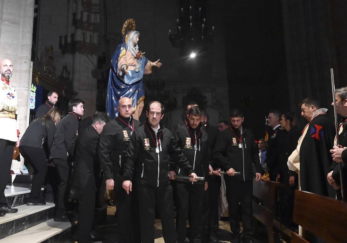 Así ha sido la procesión de El Encuentro celebrada en la iglesia de San Gil