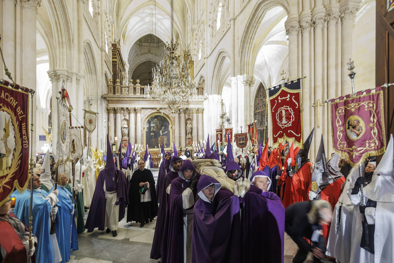 Así han sido el traslado de Cristo Yacente y la procesión del Santo Entierro