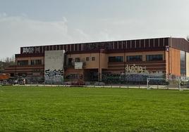 Los paneles irán en el Polideportivo.