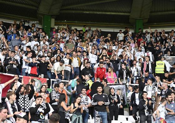 Afición del Burgos CF durante el partido de la primera vuelta disputado en los Campos de Sport de El Sardinero