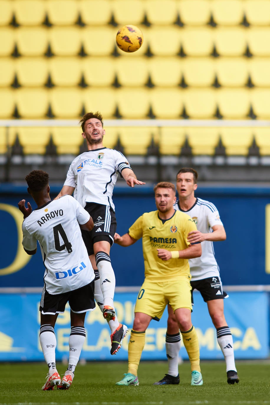 La derrota del Burgos CF ante el Villarreal B, en imágenes