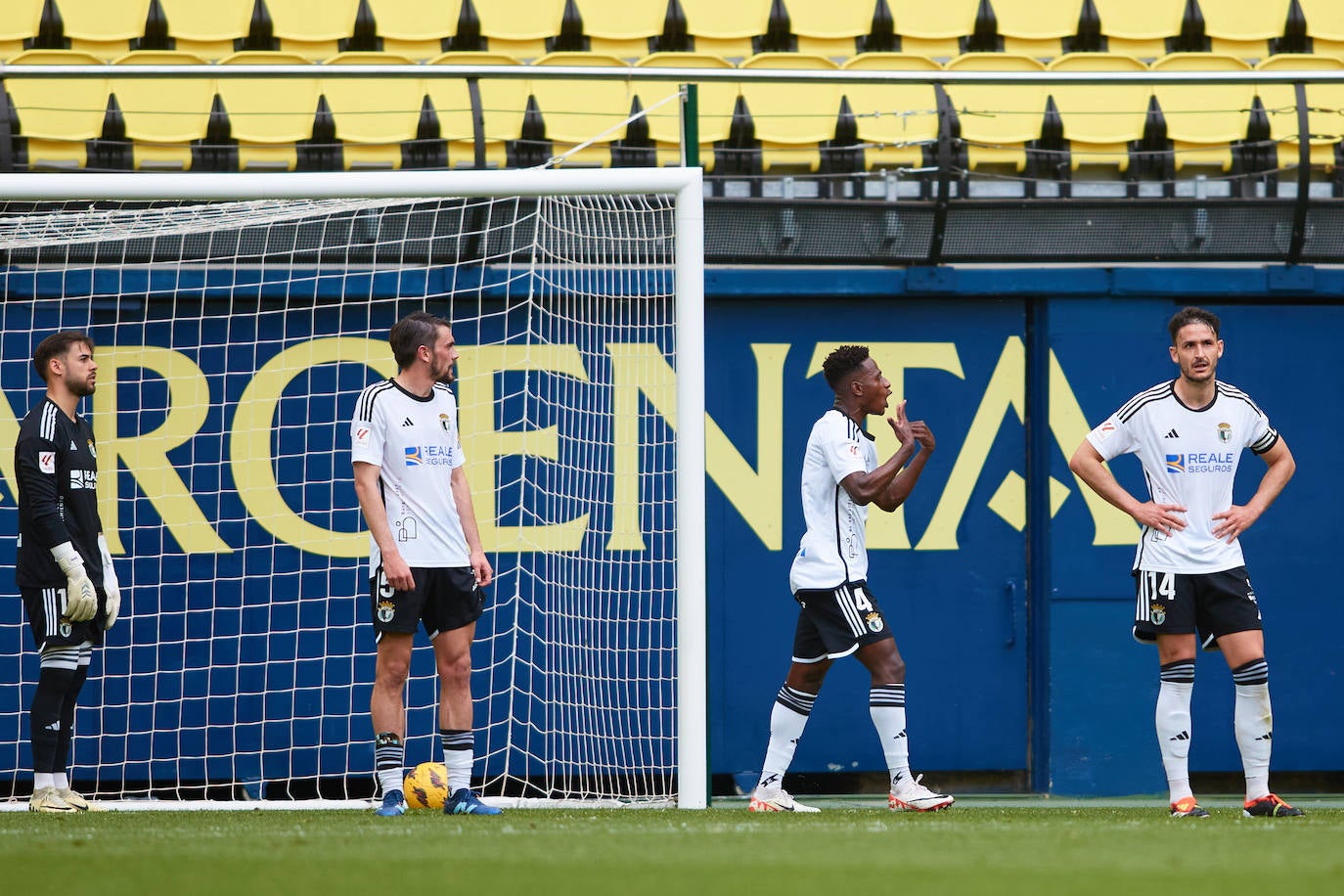 La derrota del Burgos CF ante el Villarreal B, en imágenes