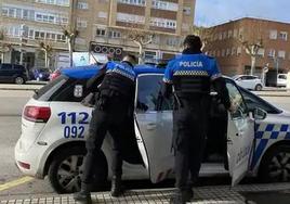 Imagen de archivo de una detención practicada por la Policía Local de Burgos.